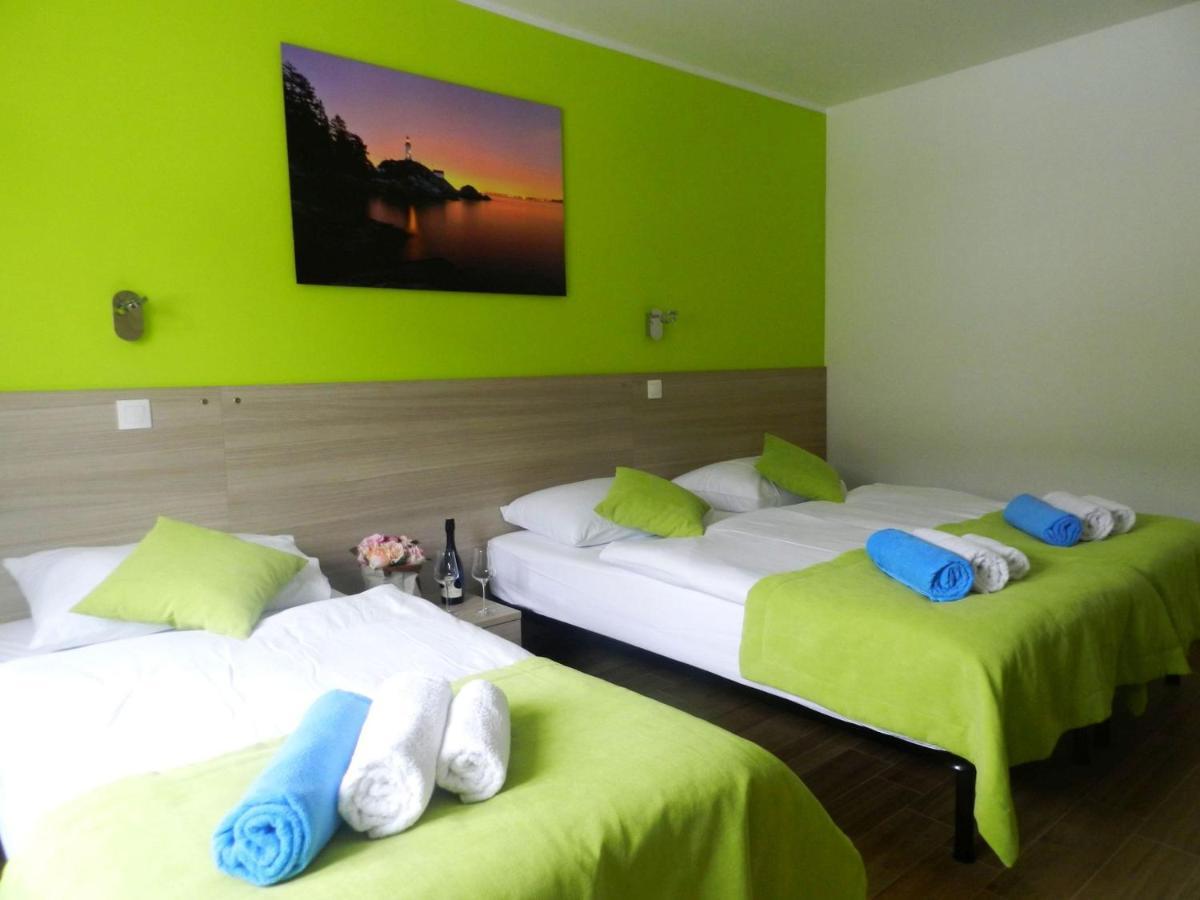 Yourcroatiaholiday - Villa With 6 Rooms Drenje Kültér fotó