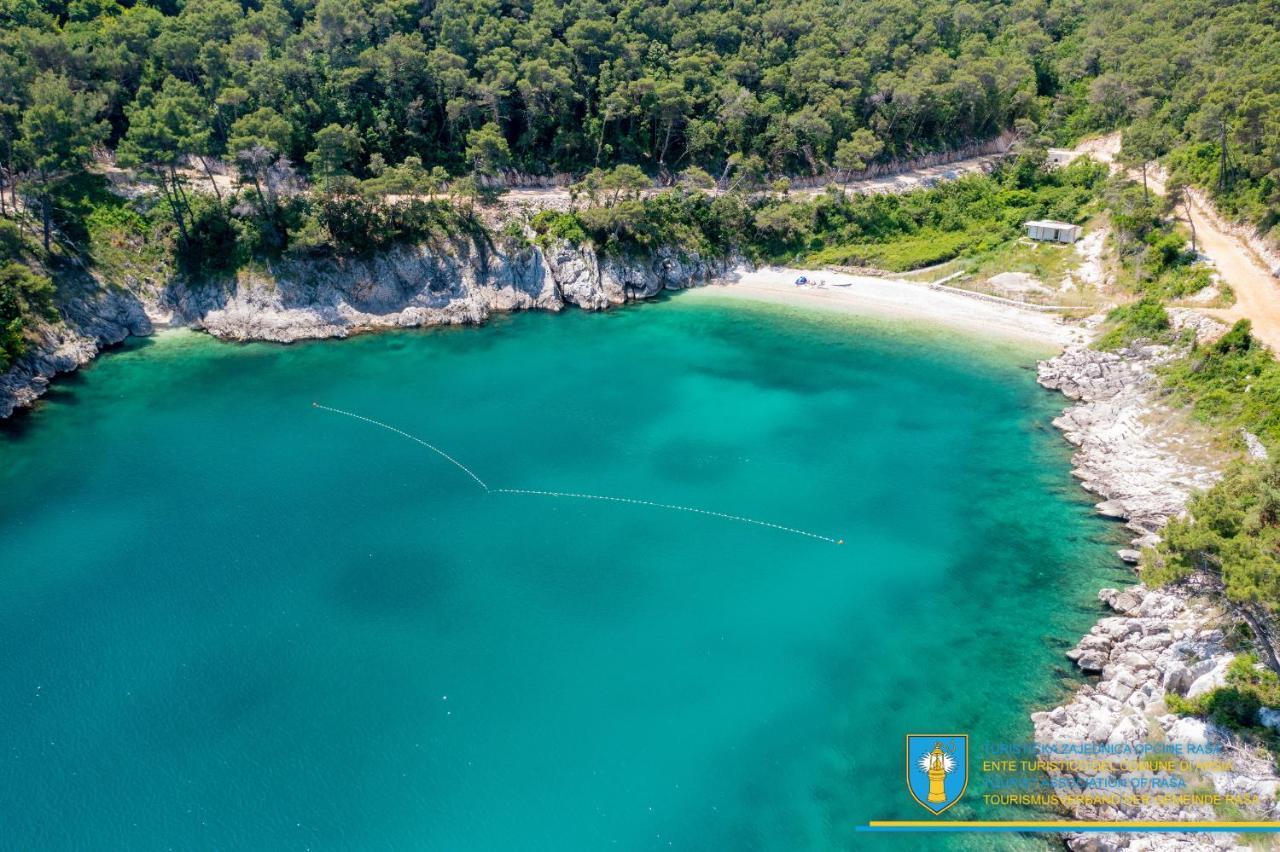 Yourcroatiaholiday - Villa With 6 Rooms Drenje Kültér fotó